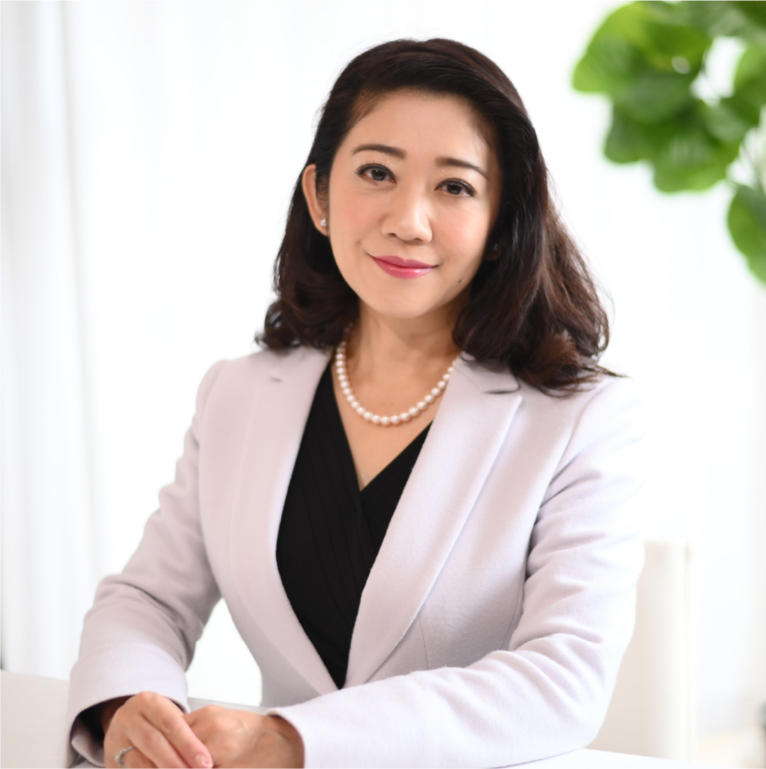 一般社団法人女性バス運転手協会  代表理事  中嶋 美恵